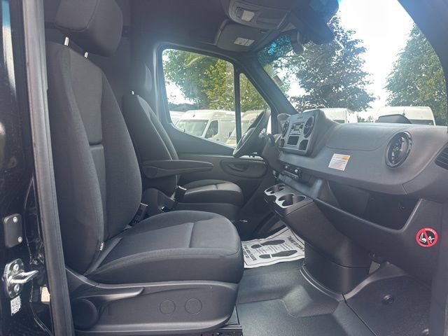 New 2025 Mercedes-Benz Sprinter 4500 image 17