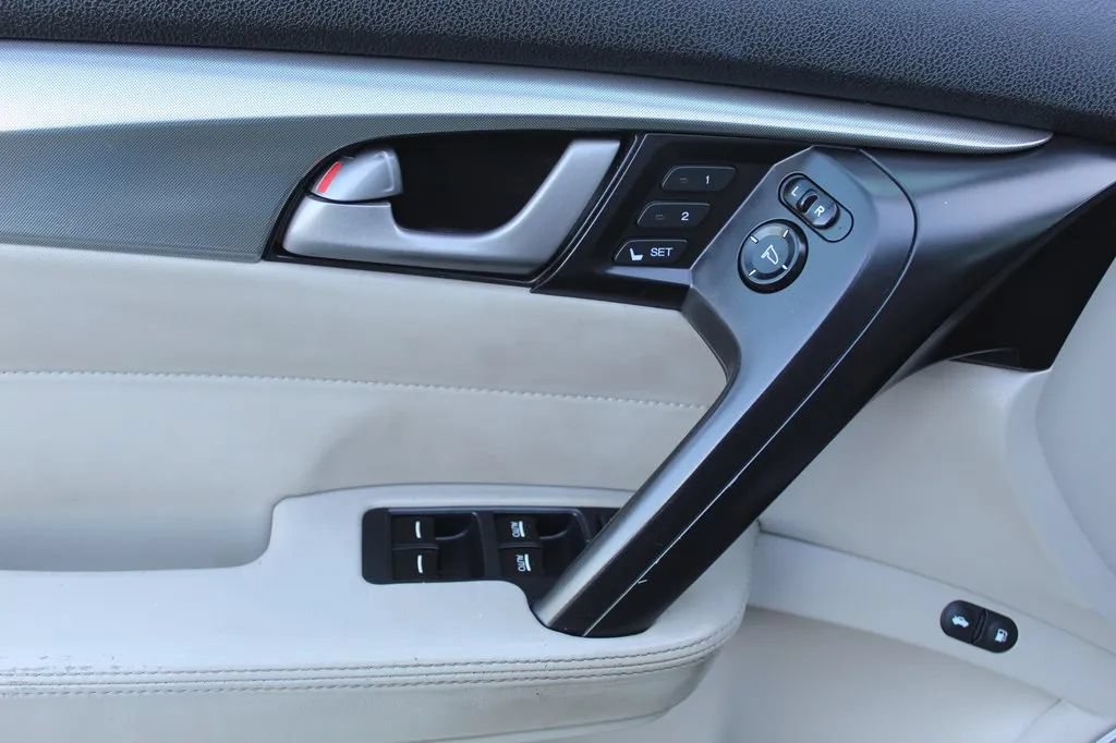 Used 2011 Acura TL w/ Technology Package FWD image 10