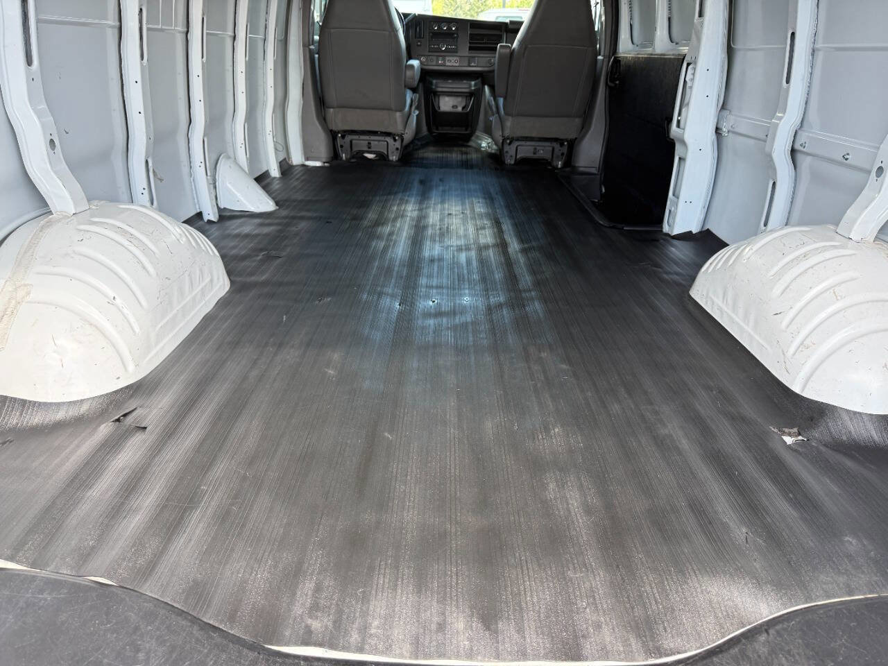 Used 2023 GMC Savana 2500 Extended w/ Driver Convenience Package RWD image 20