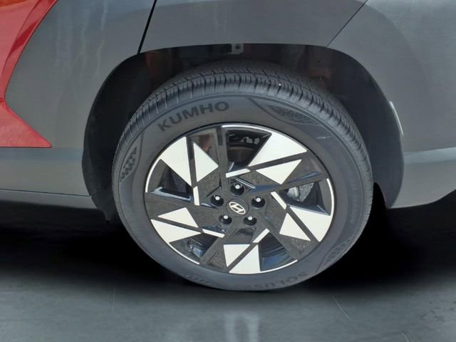 Used 2025 Hyundai Kona SEL FWD image 16