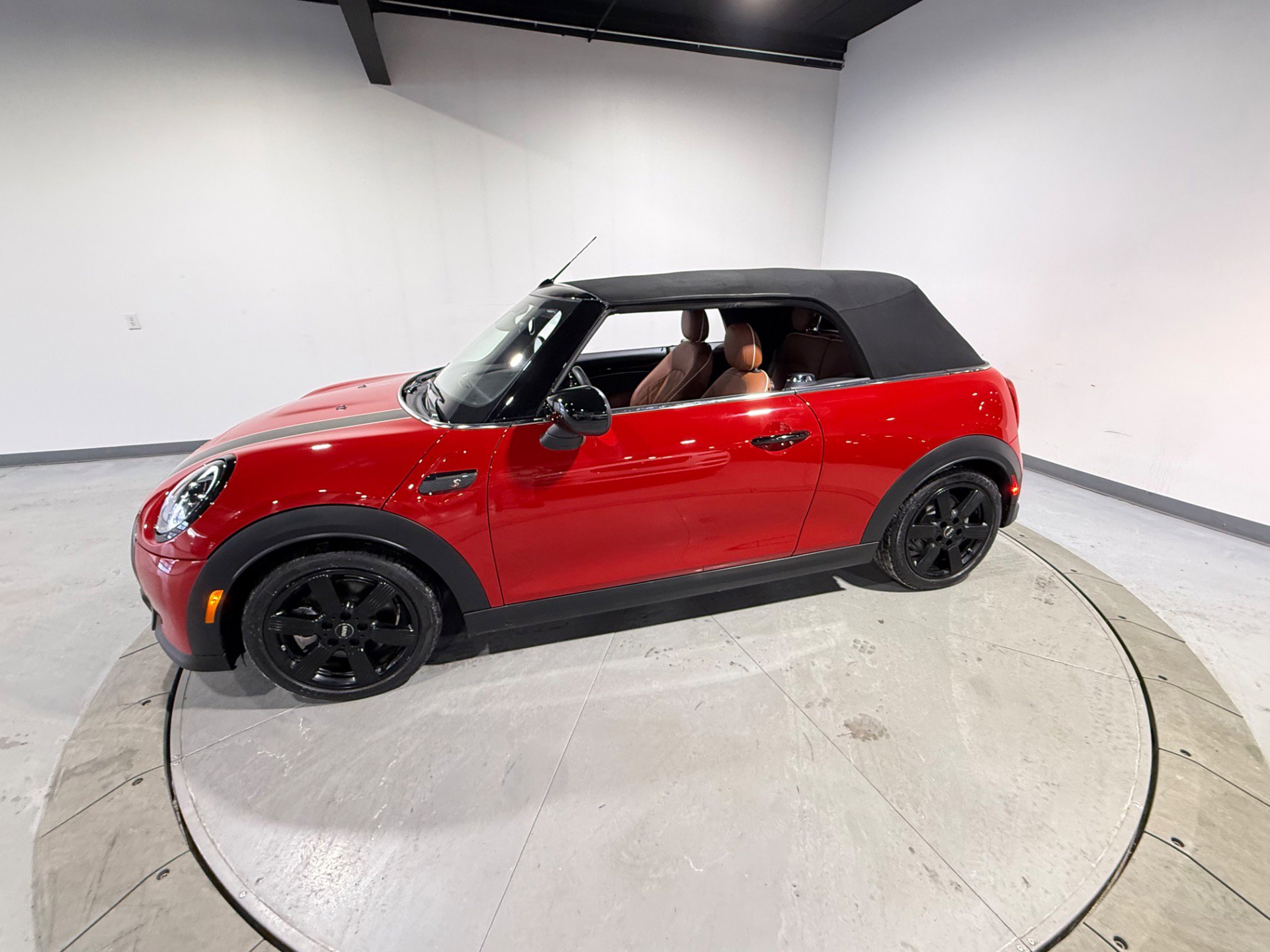 Used 2023 MINI Cooper S w/ Signature Upholstery Package image 6