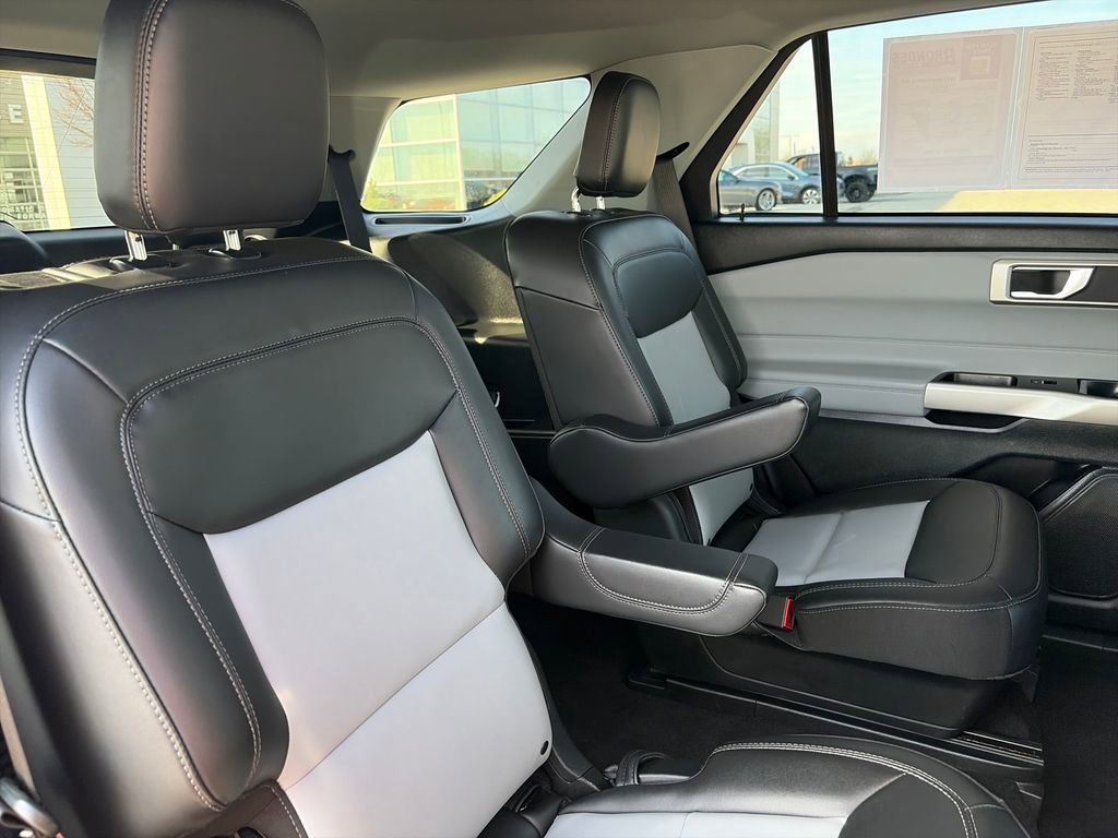 Used 2023 Ford Explorer XLT w/ Equipment Group 202A image 32