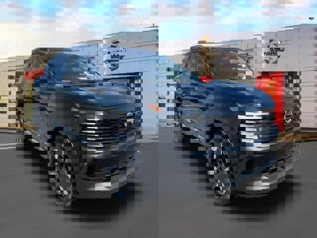 New 2025 Nissan Kicks SR