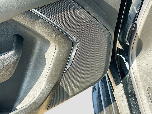 New 2026 Chevrolet Suburban LS image 20
