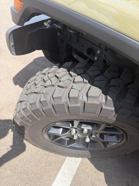 Used 2025 Jeep Gladiator Sport AWD/4WD image 8