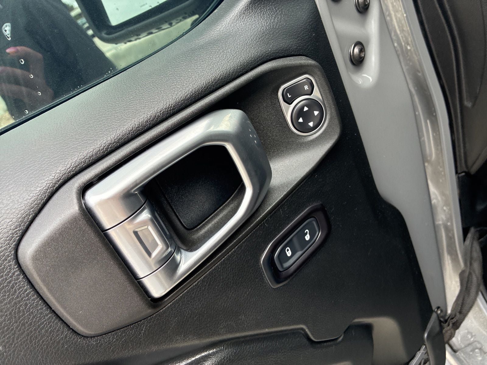 Used 2019 Jeep Wrangler Unlimited Rubicon w/ LED Lighting Group AWD/4WD image 15