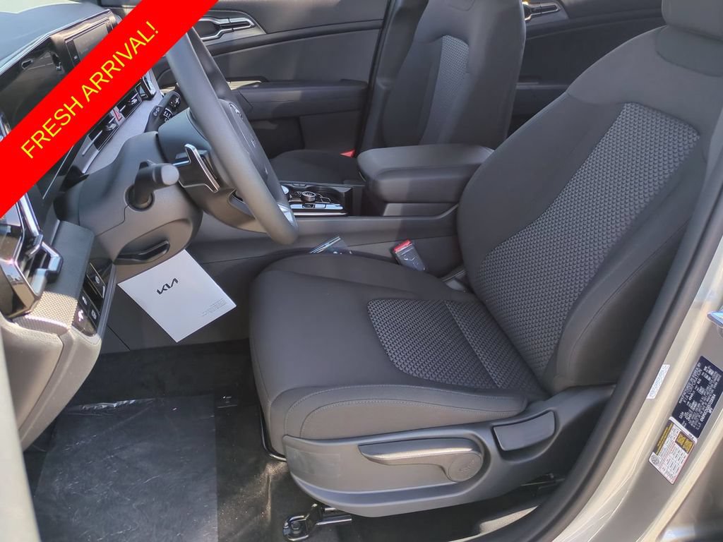 Used 2025 Kia Sportage LX AWD/4WD image 18