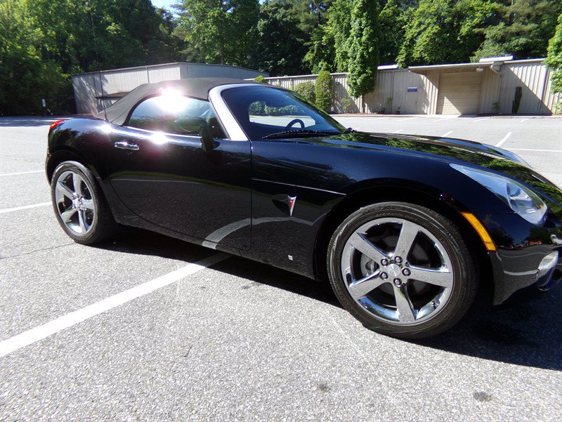 Used 2007 Pontiac Solstice Convertible w/ Premium Package RWD image 9