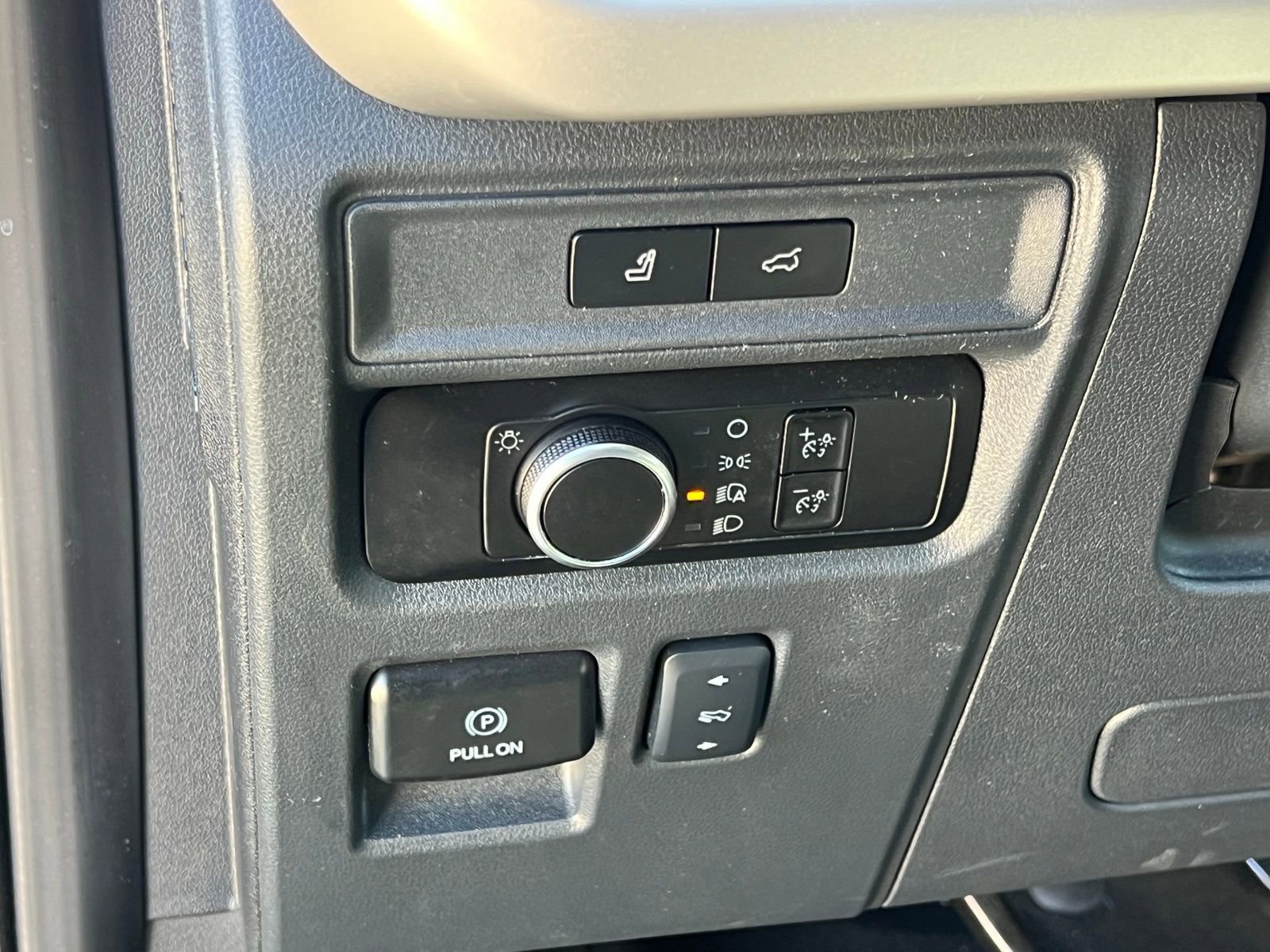 Used 2024 Ford Expedition Max XLT image 28