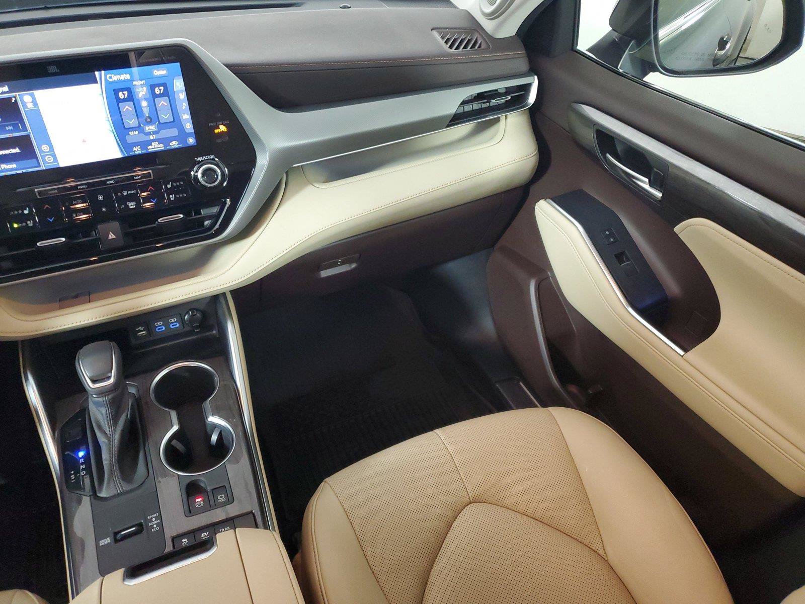 Used 2022 Toyota Highlander Platinum AWD/4WD image 15