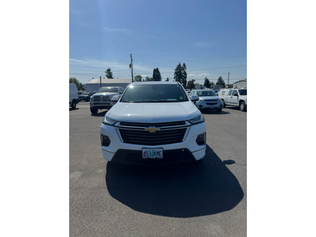 Used 2023 Chevrolet Traverse High Country w/ LPO, Floor Liner Package AWD/4WD image 8