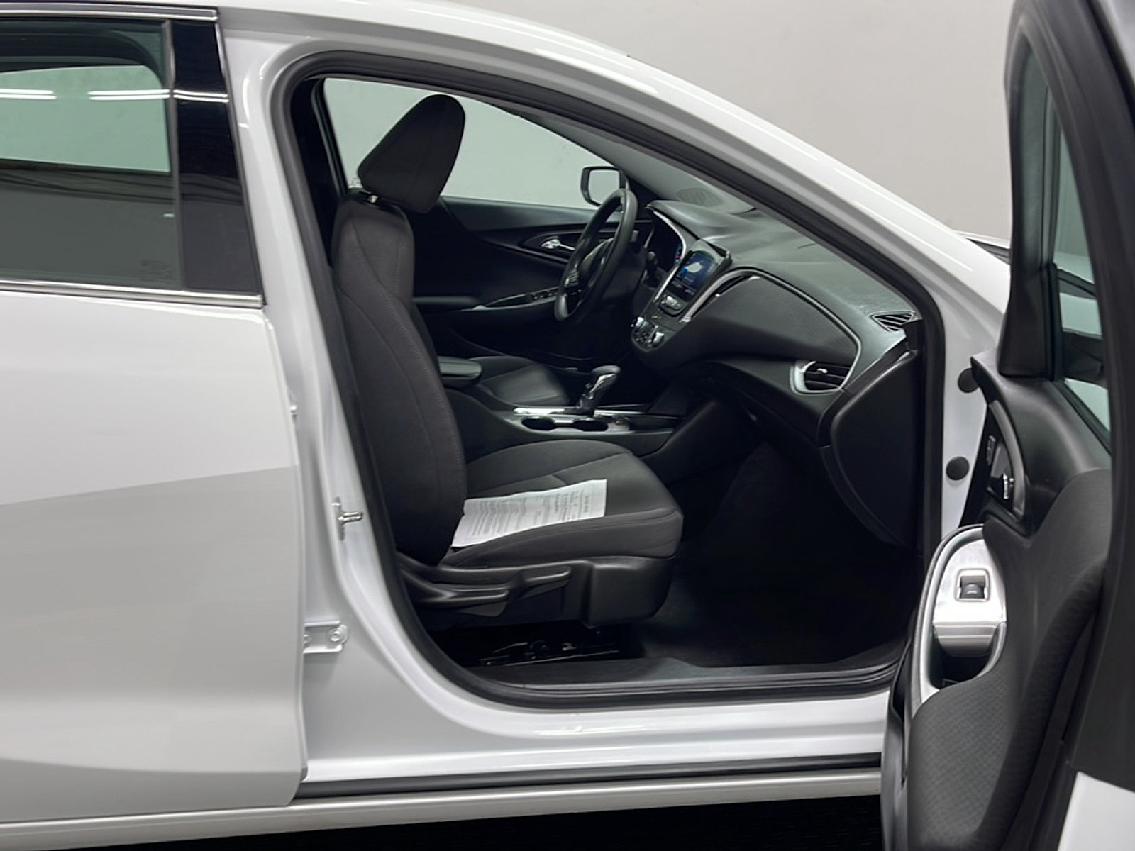 Used 2024 Chevrolet Malibu LT FWD image 21