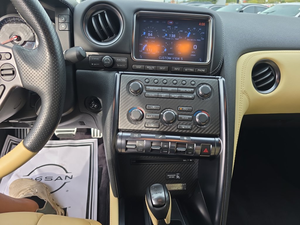Used 2015 Nissan GT-R Premium AWD/4WD image 25