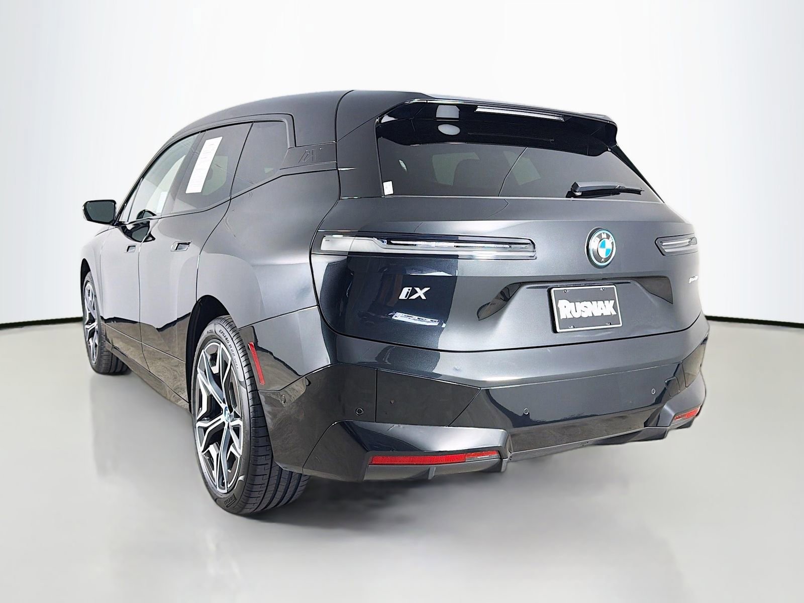 Certified 2024 BMW iX xDrive50 w/ Premium Package AWD/4WD image 5