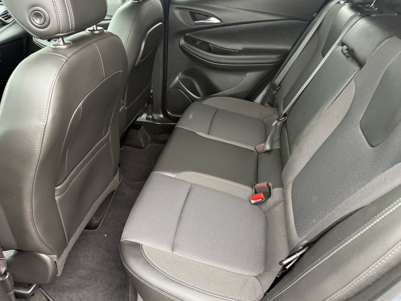 Used 2022 Buick Encore GX Select image 16