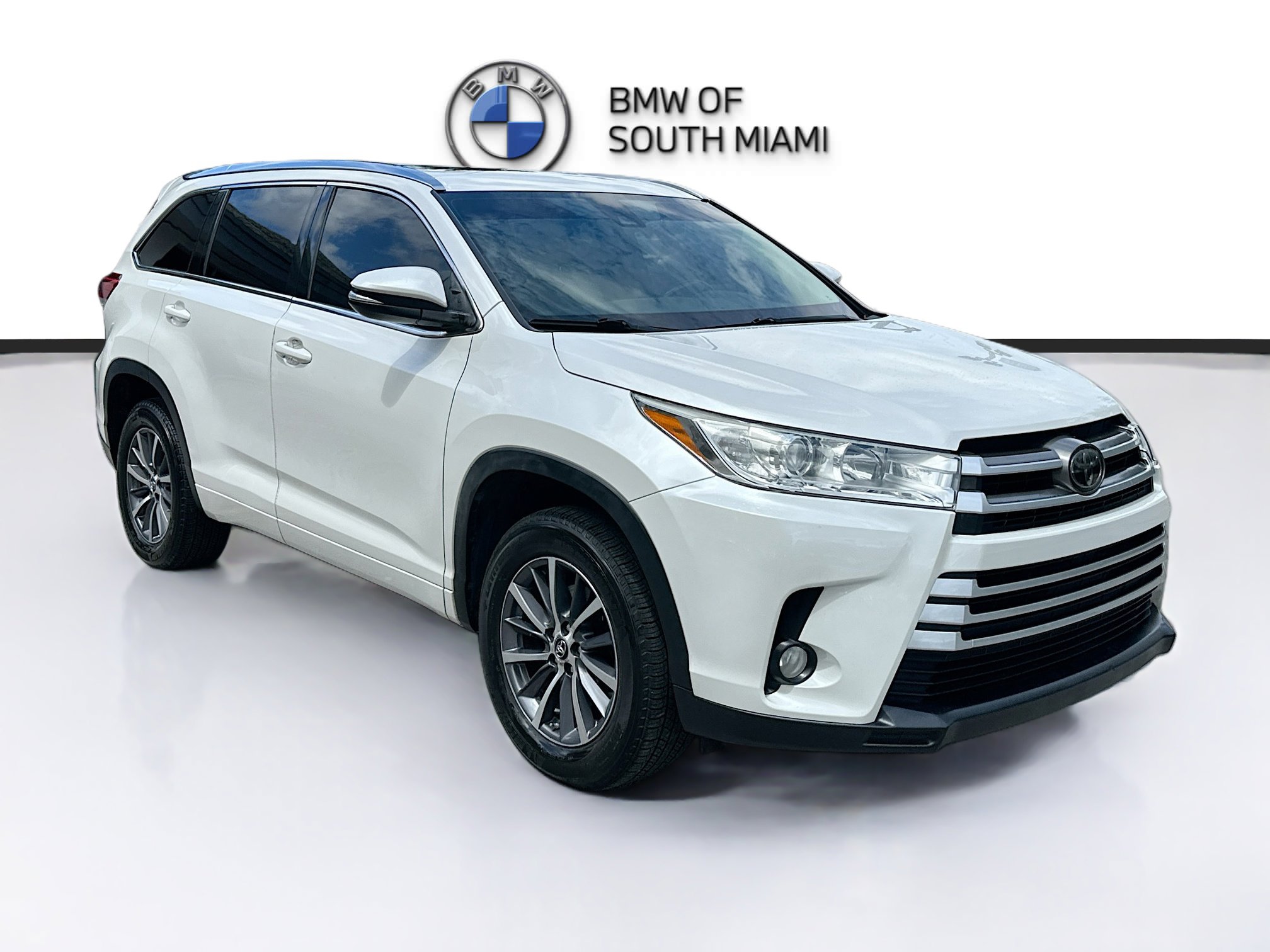 Used 2018 Toyota Highlander XLE image 1