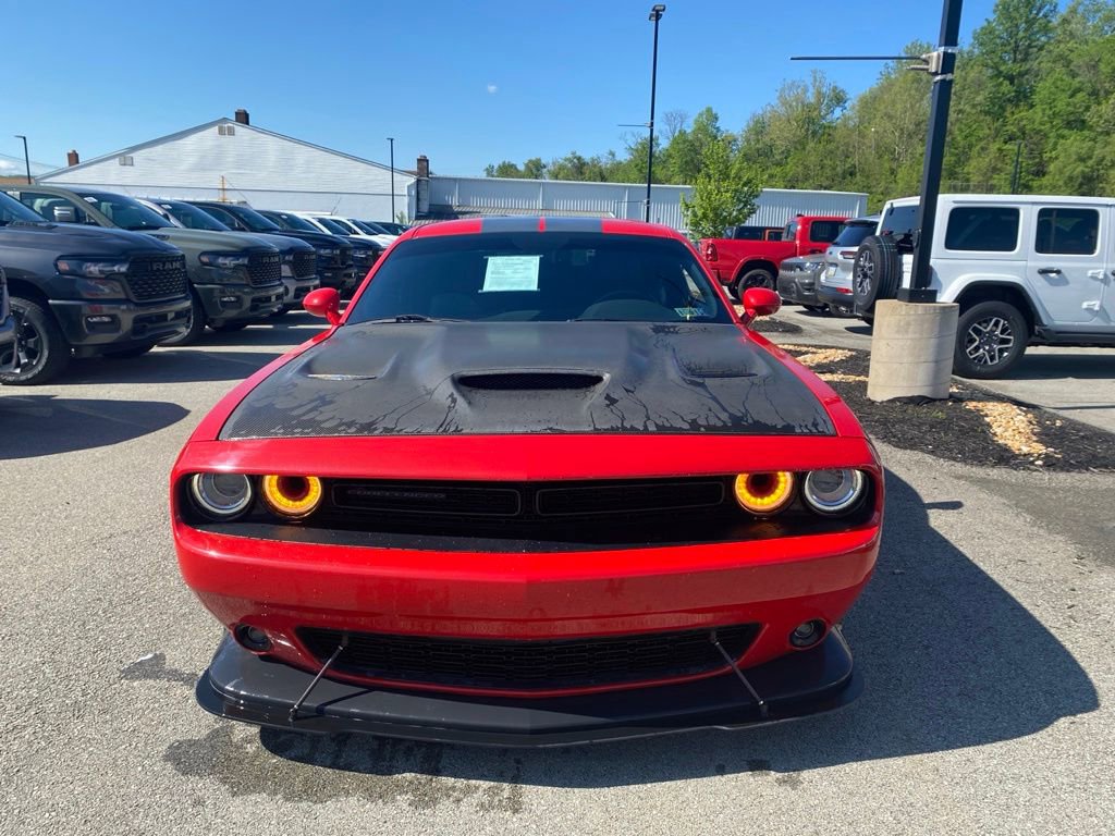Used 2016 Dodge Challenger SXT w/ Blacktop Package RWD image 6