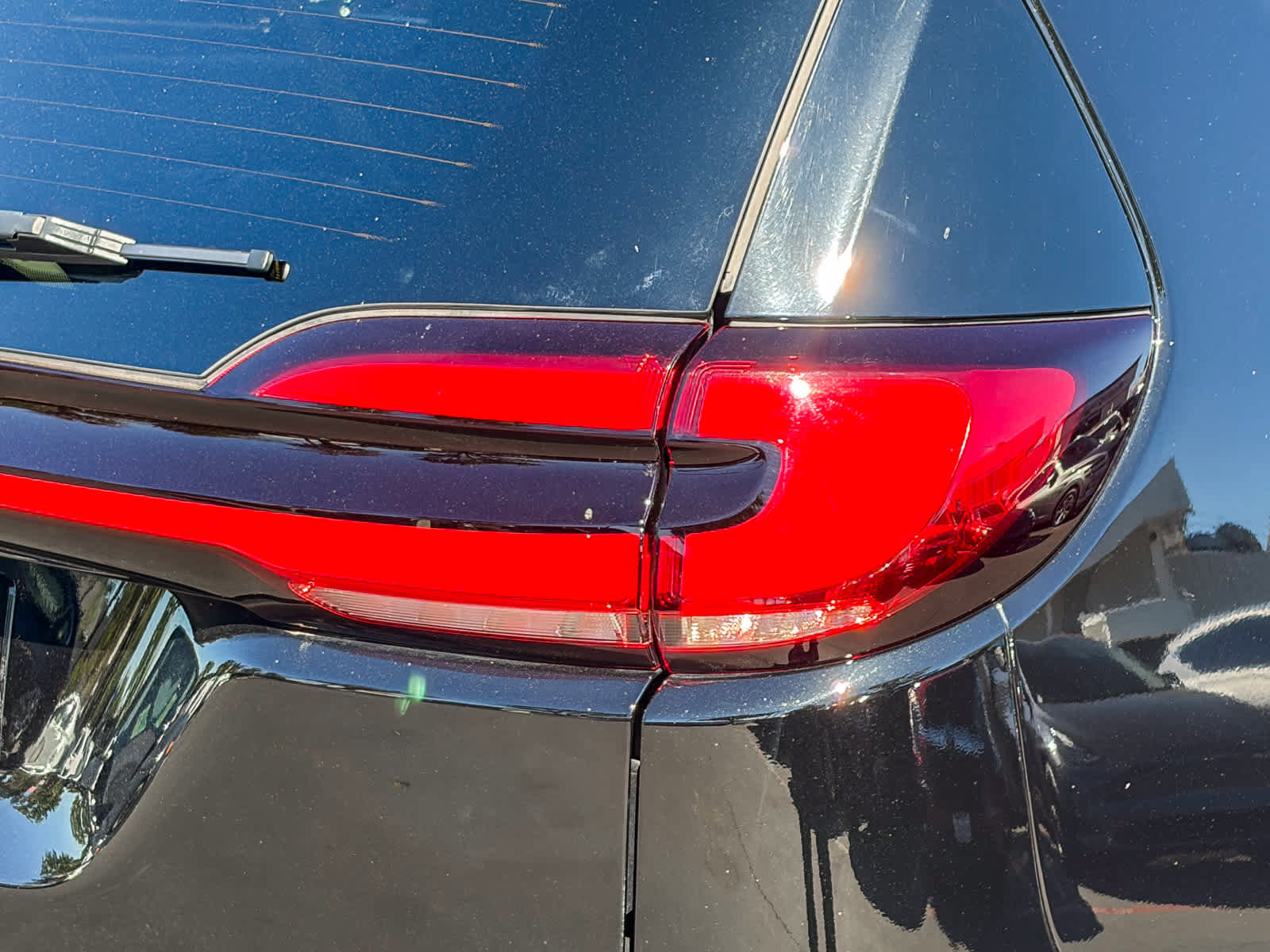 Used 2024 Chrysler Pacifica Touring-L image 8