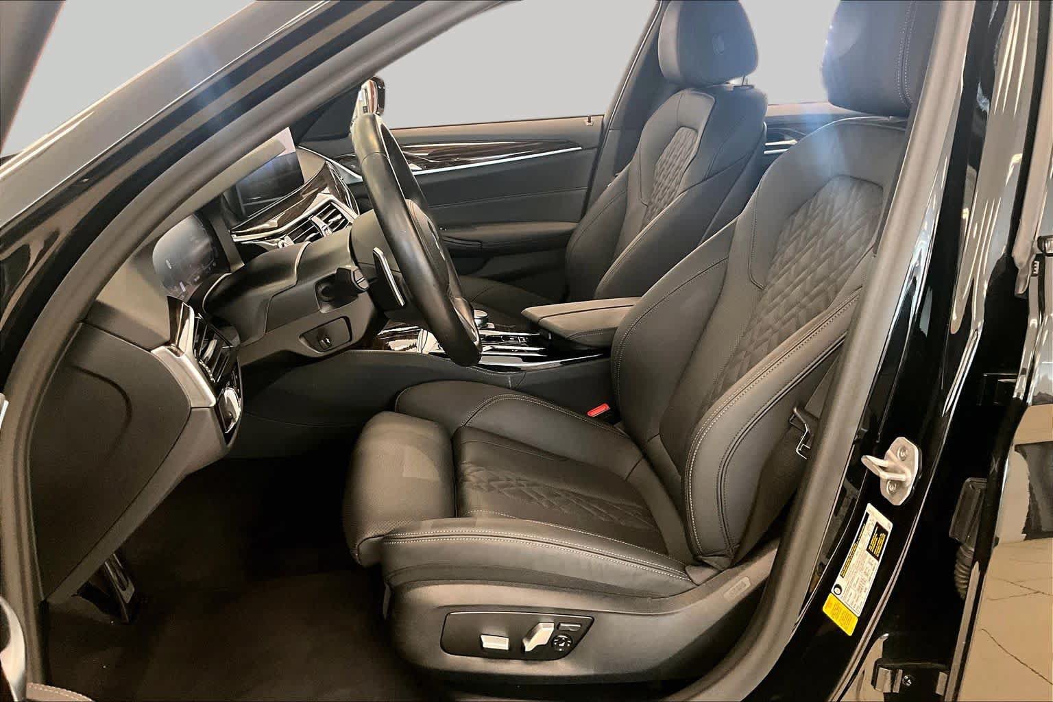 Used 2023 BMW 540i w/ M Sport Package RWD image 7