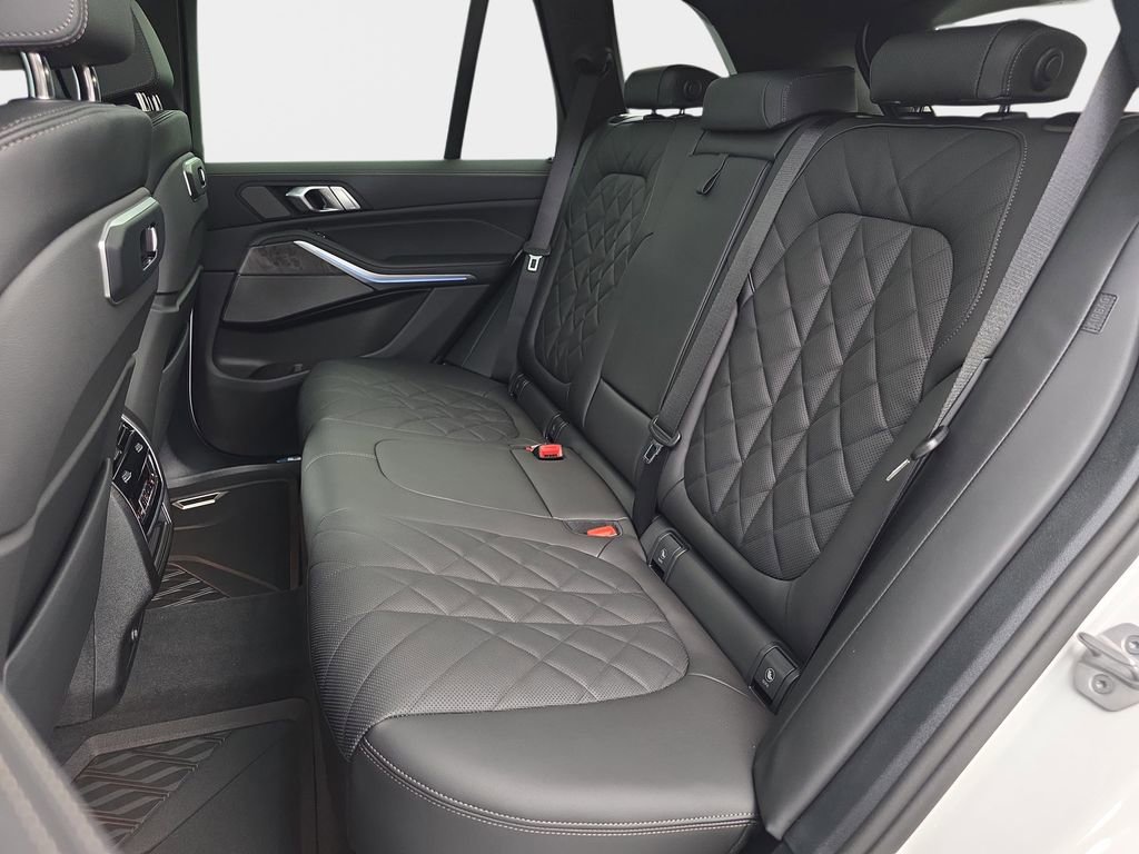 New 2026 BMW X5 xDrive50e w/ M Sport Package image 14