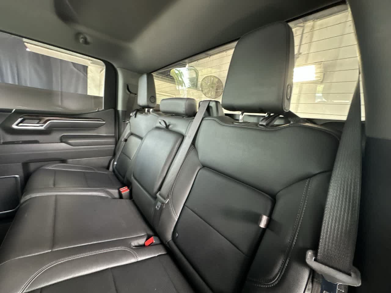 Used 2025 GMC Sierra 1500 SLT AWD/4WD image 22