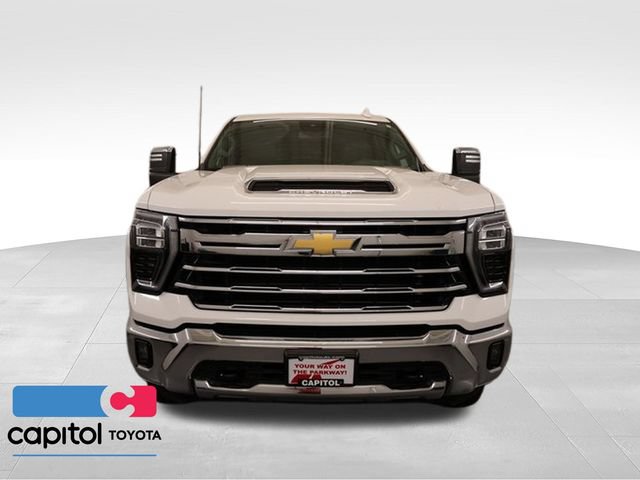 Used 2024 Chevrolet Silverado 3500 LTZ AWD/4WD image 6