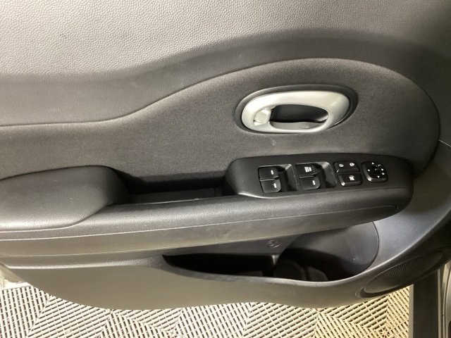 Used 2016 Kia Soul image 13
