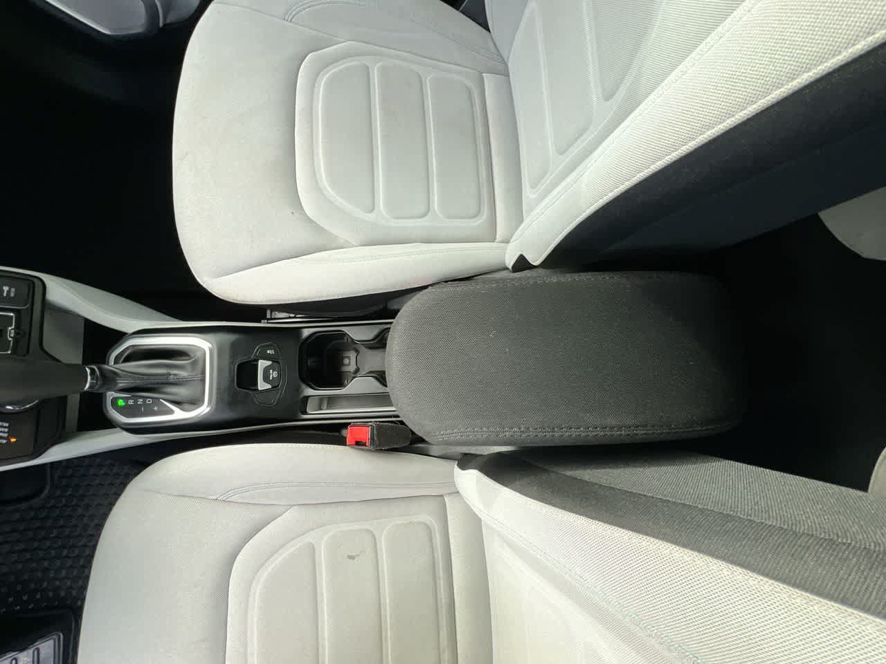 Used 2020 Jeep Renegade Latitude w/ Cold Weather Group AWD/4WD image 21