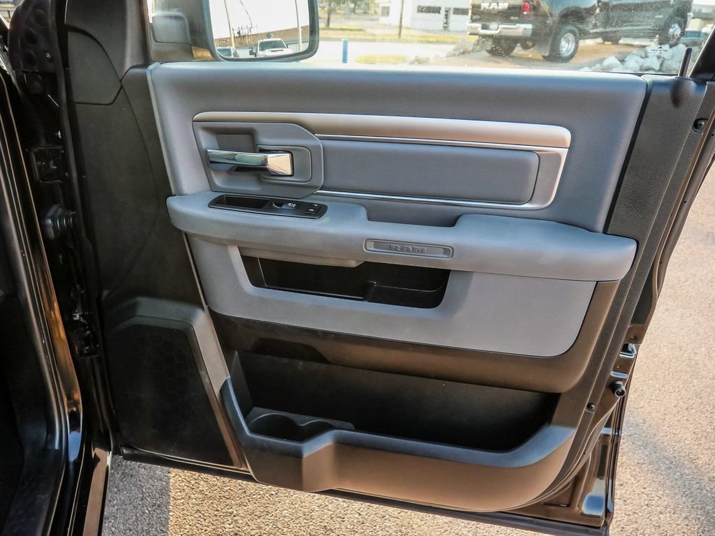 Used 2019 RAM 1500 Classic SLT RWD image 15