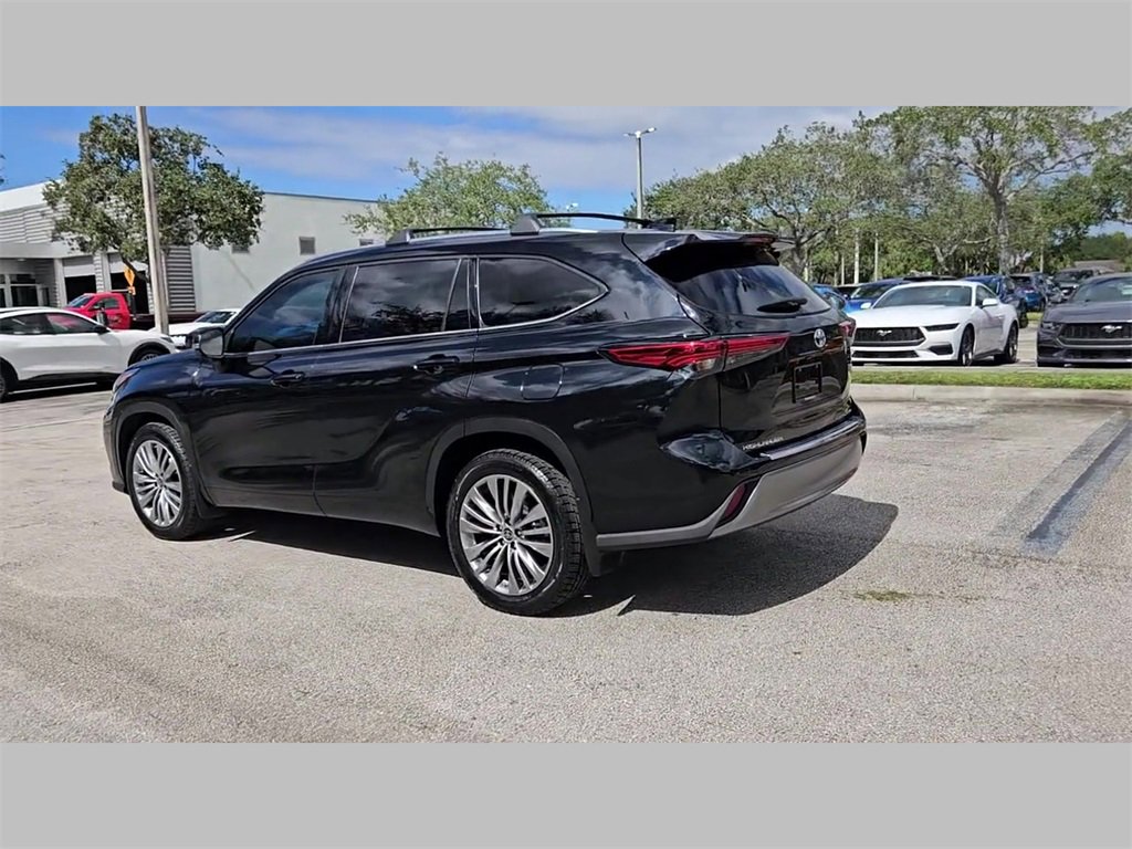 Used 2022 Toyota Highlander Platinum image 33