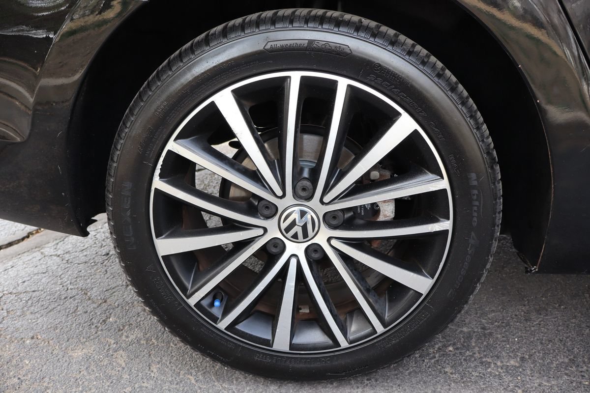 Used 2012 Volkswagen Jetta SEL FWD image 42