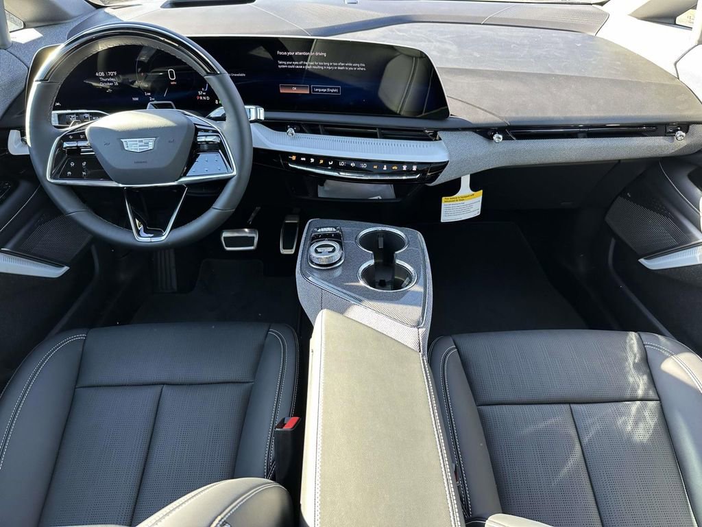 New 2025 Cadillac Optiq Sport 2 w/ LPO, ONYX Package image 18