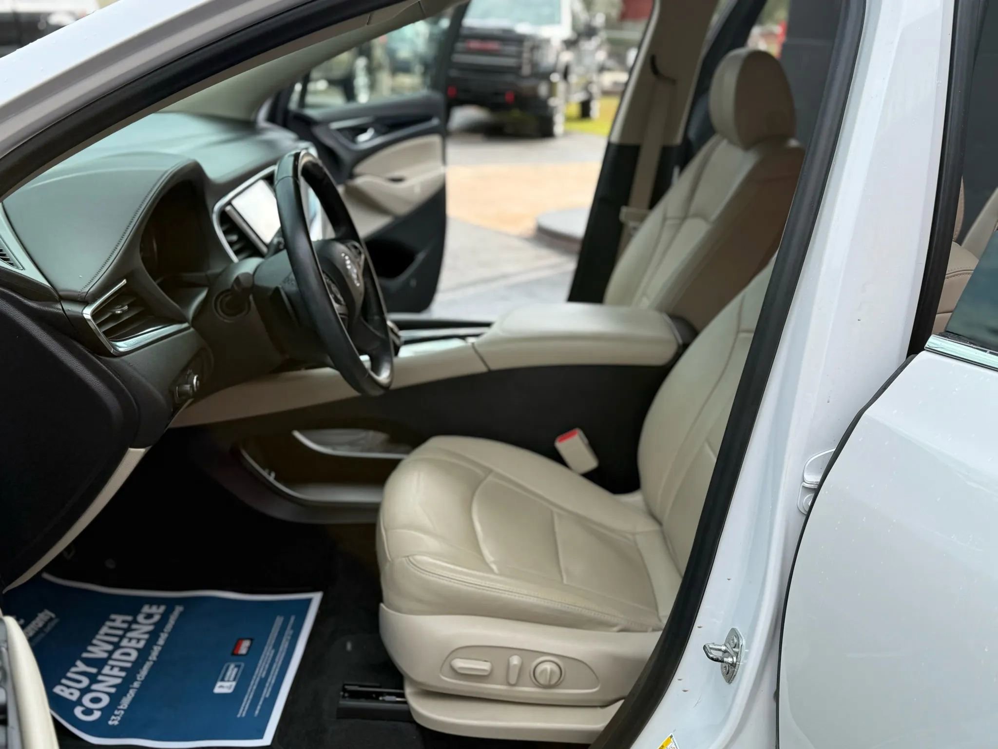 Used 2019 Buick Enclave Essence image 21