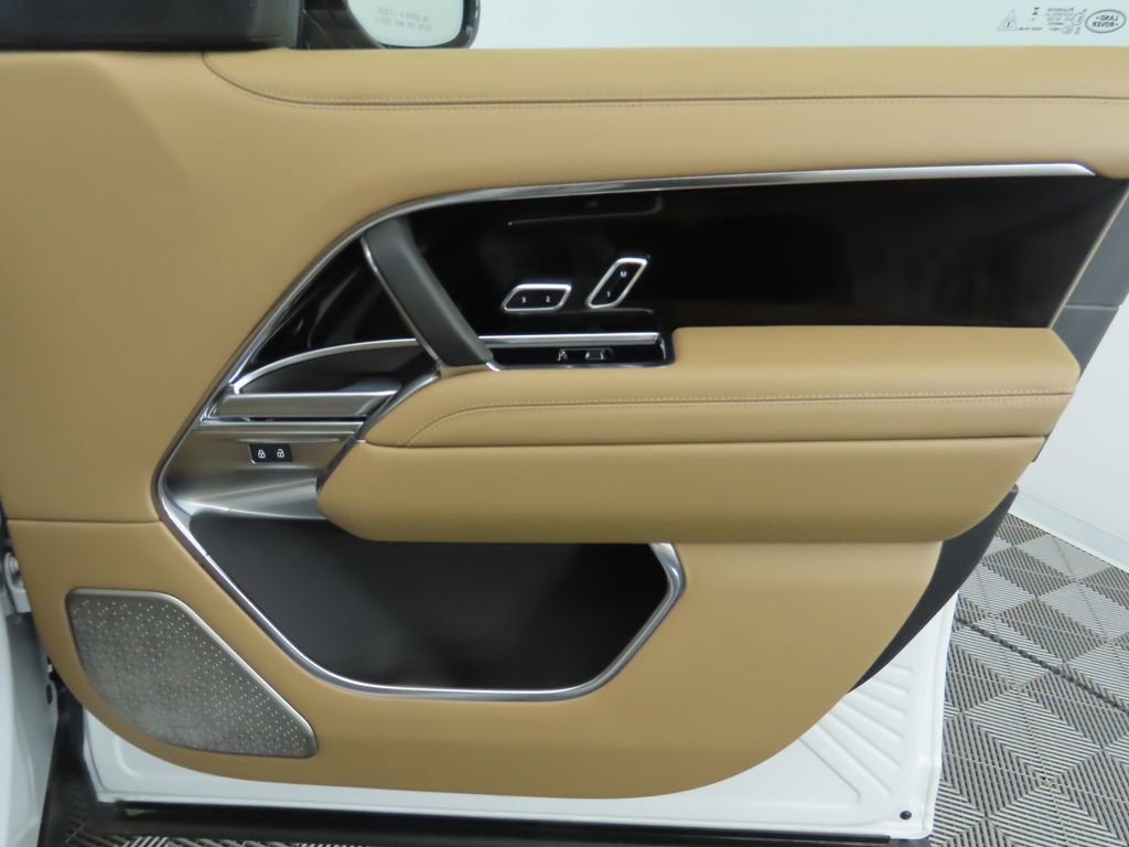 New 2025 Land Rover Range Rover Autobiography image 26