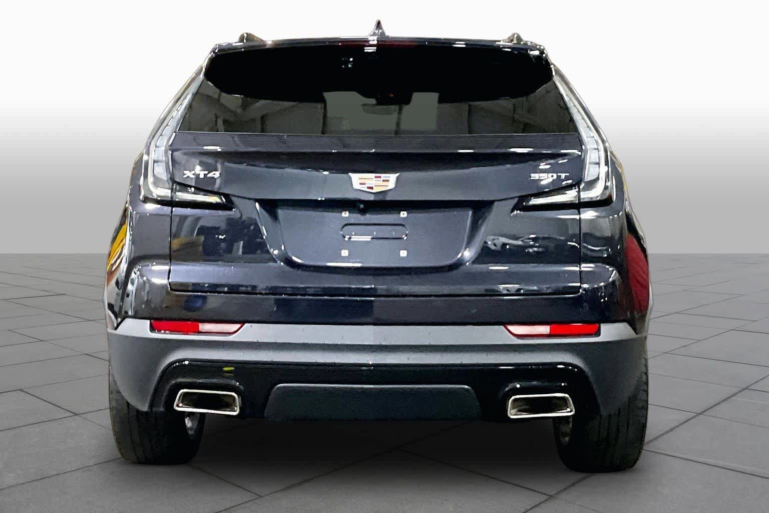 Used 2022 Cadillac XT4 Sport w/ Enhanced Visibility Package FWD image 5