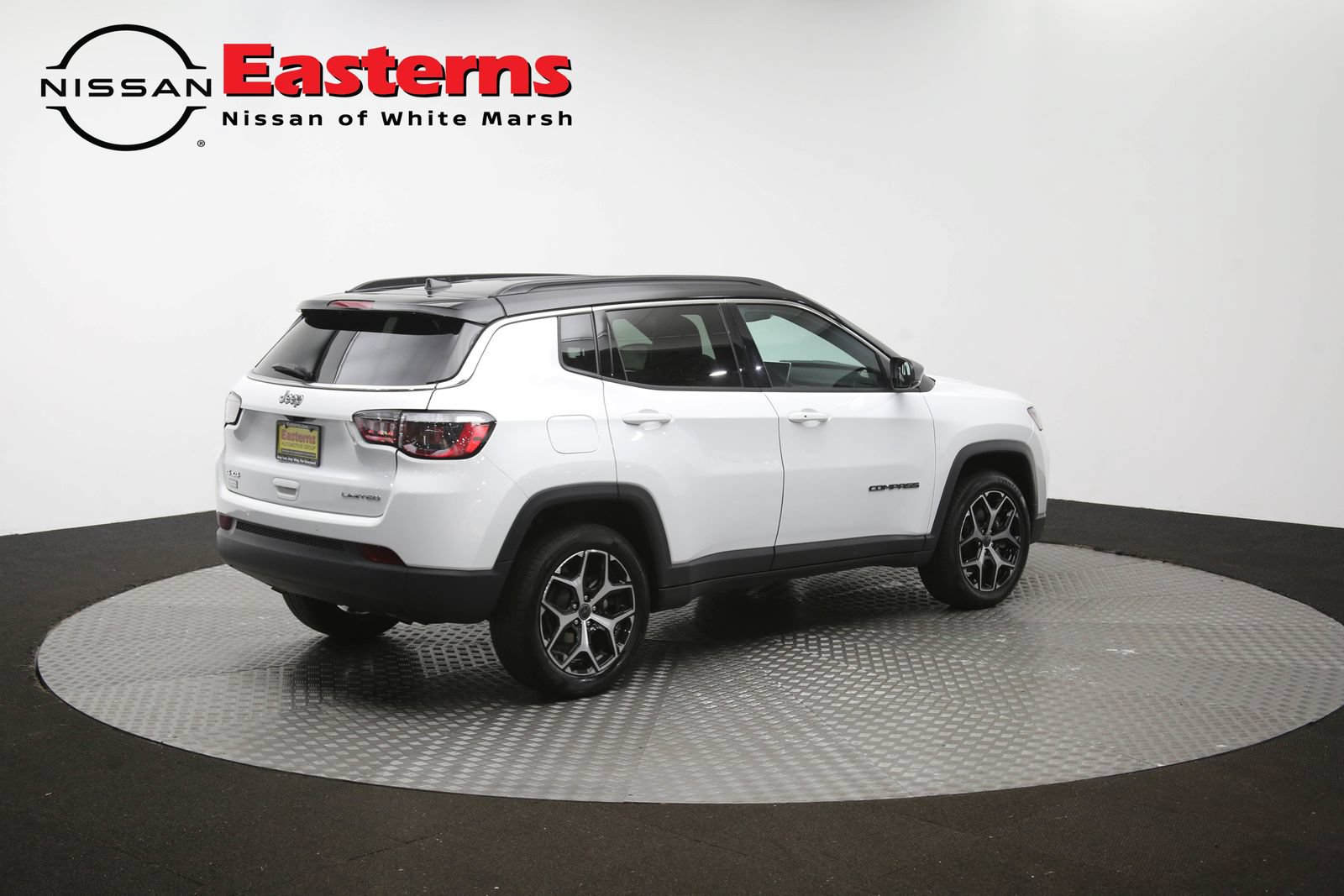 Used 2025 Jeep Compass Limited AWD/4WD image 39