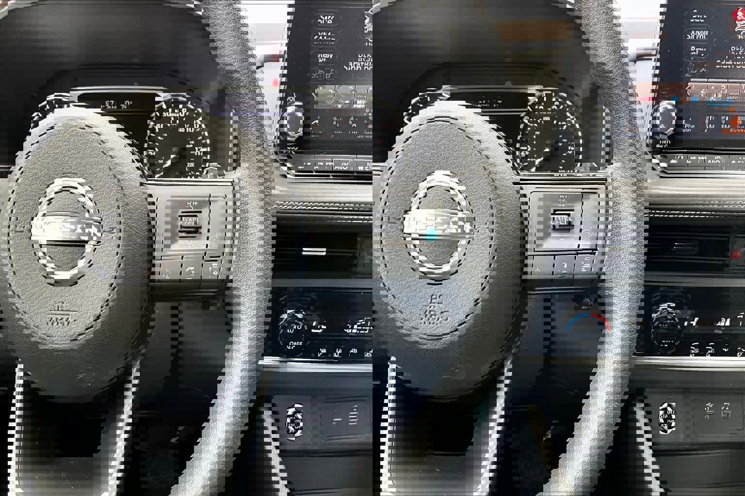 Certified 2023 Nissan Rogue SV FWD image 19