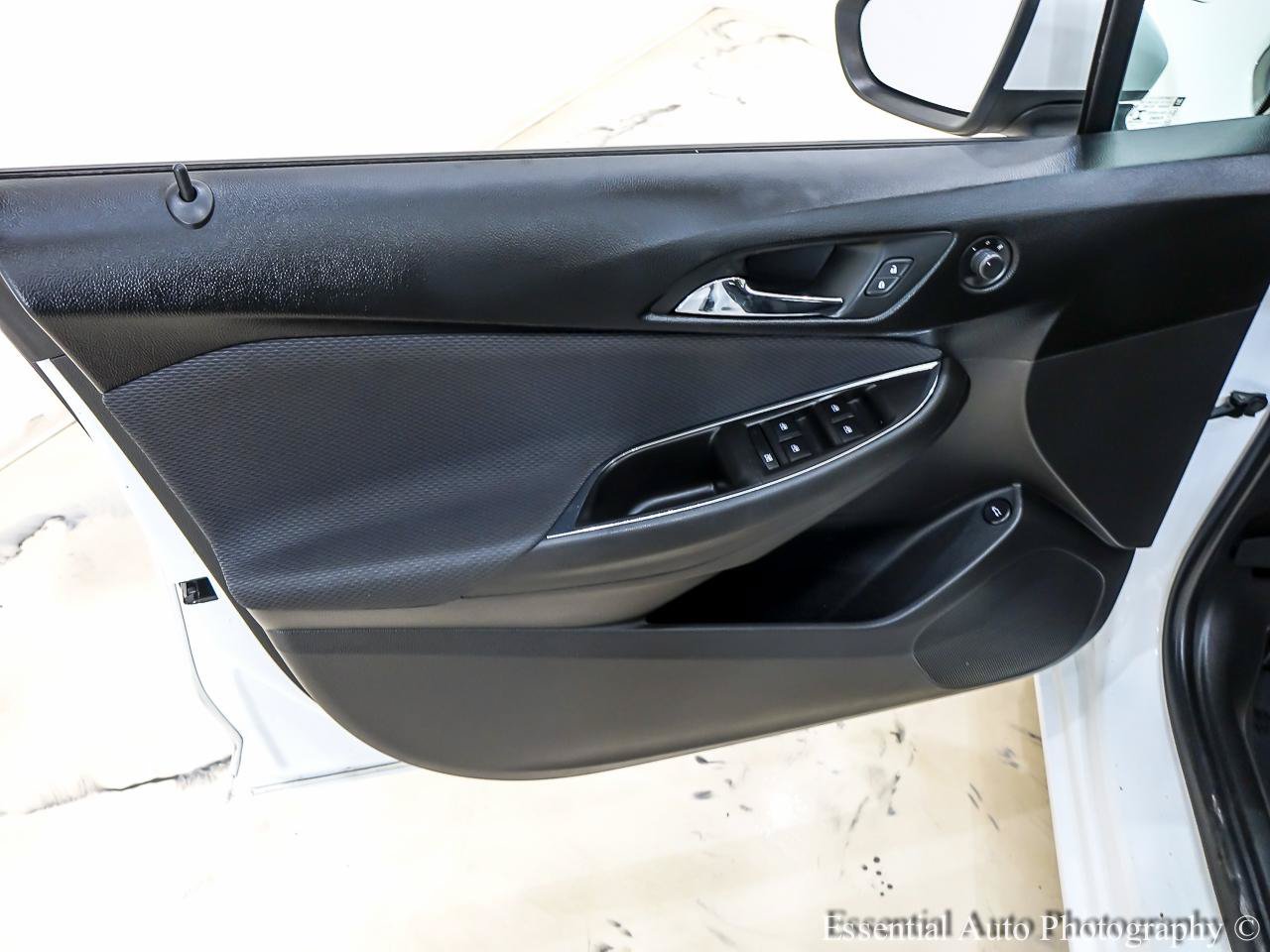 Used 2019 Chevrolet Cruze LS w/ LS Convenience Package FWD image 24