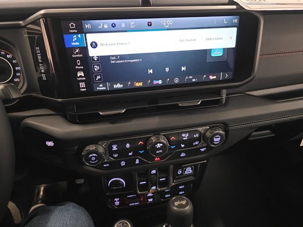 New 2026 Jeep Wrangler Unlimited Rubicon w/ Steel Bumper Group image 17