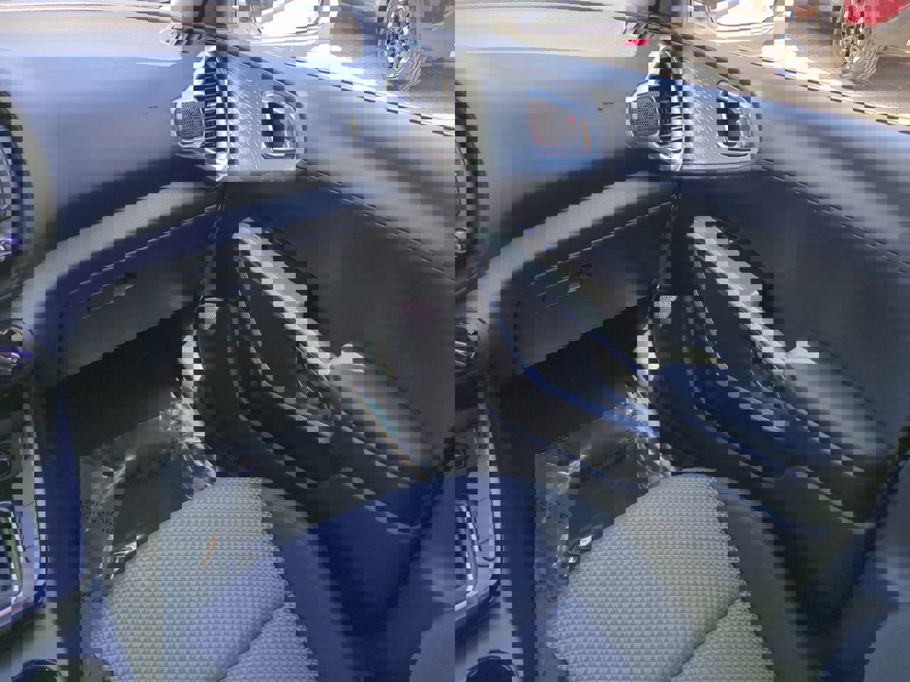 Used 2025 Kia Soul LX image 17