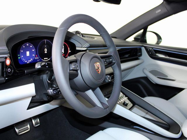 New 2025 Porsche Macan 4S Electric image 4