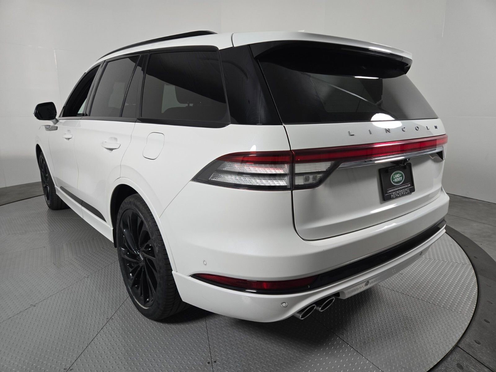 Used 2023 Lincoln Aviator Reserve w/ Equipment Group 201A image 16