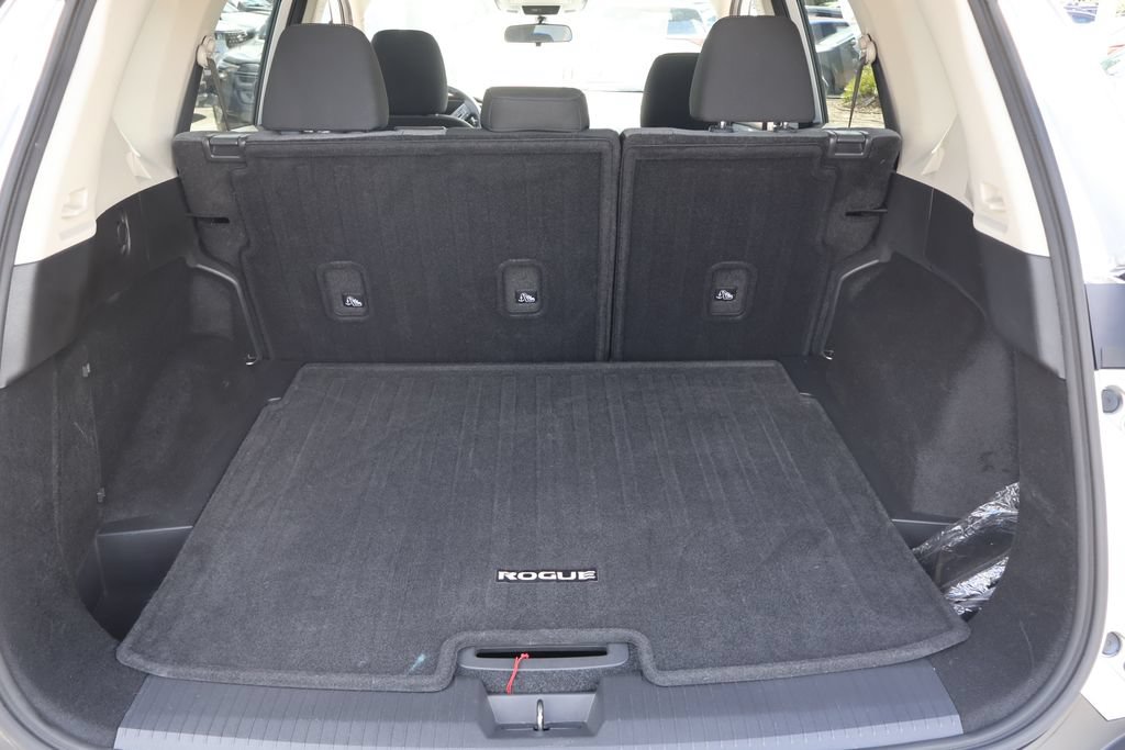 Used 2022 Nissan Rogue SV FWD image 18