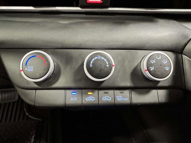 Certified 2025 Hyundai Elantra SE FWD image 20