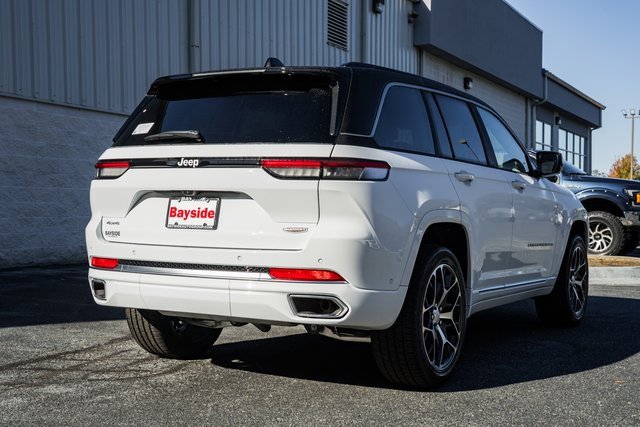 New 2025 Jeep Grand Cherokee Summit image 5