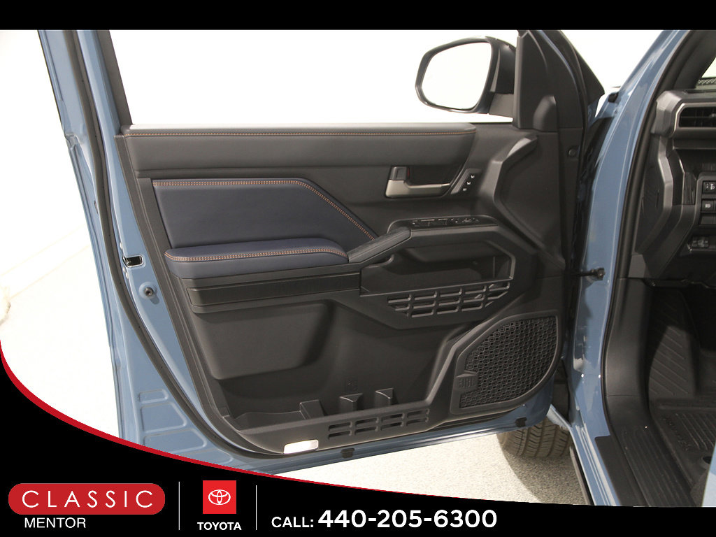 Used 2026 Toyota 4Runner Platinum AWD/4WD image 4