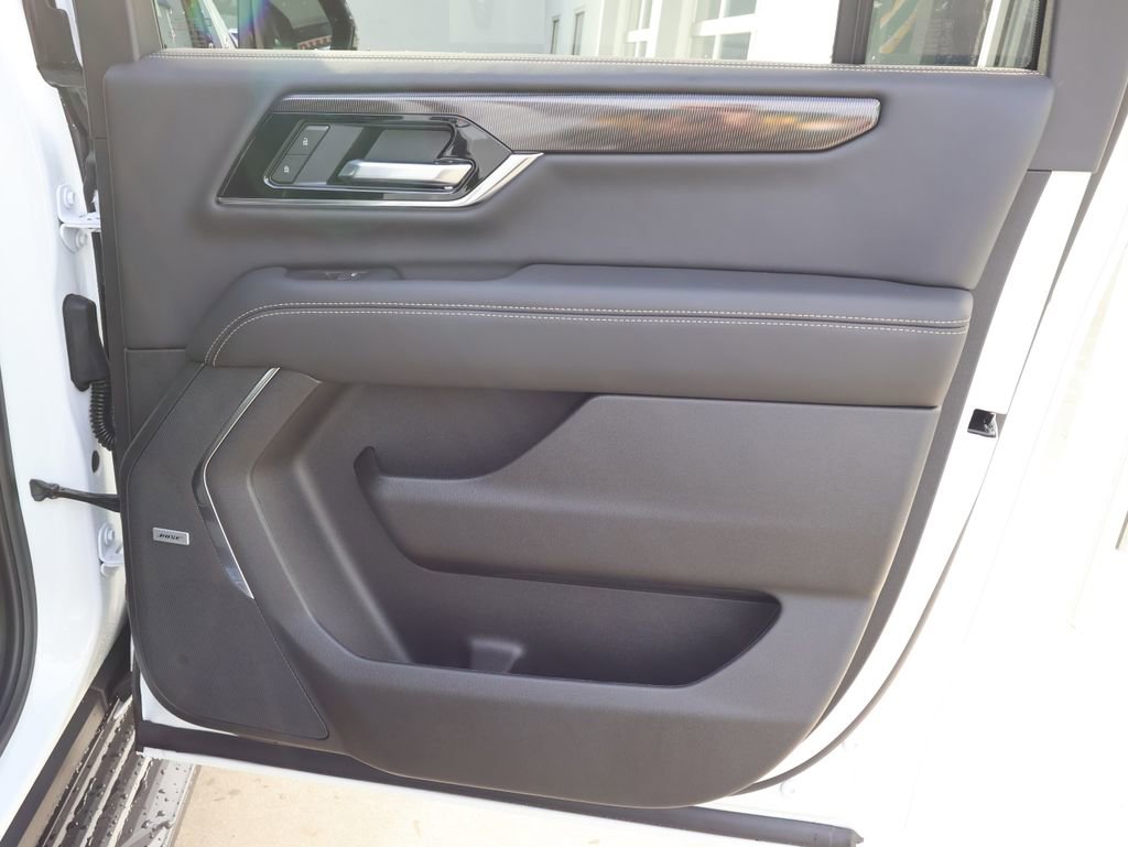 New 2026 GMC Yukon XL Elevation w/ LPO, Elevation Black Package image 38