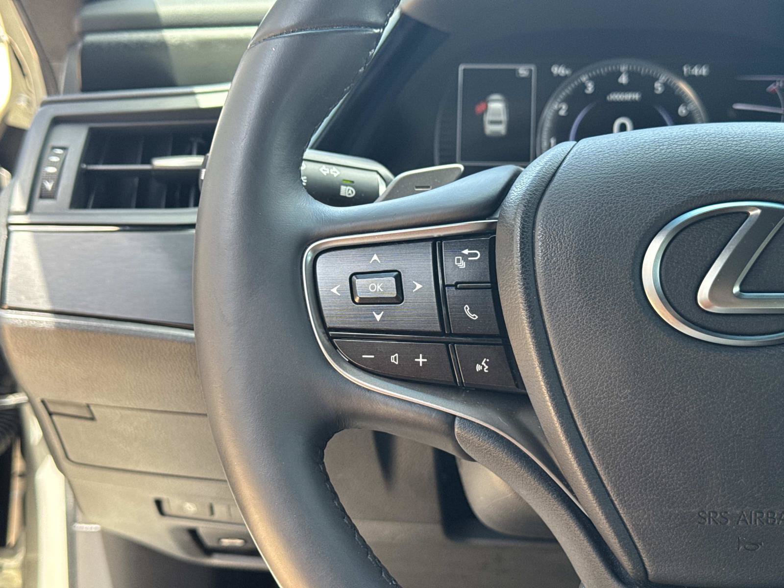 Used 2023 Lexus ES 350 w/ Premium Package FWD image 28