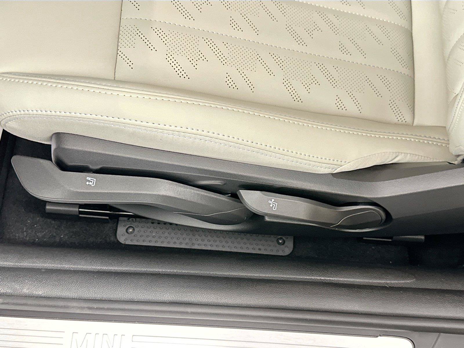 Used 2026 MINI Cooper S FWD image 18