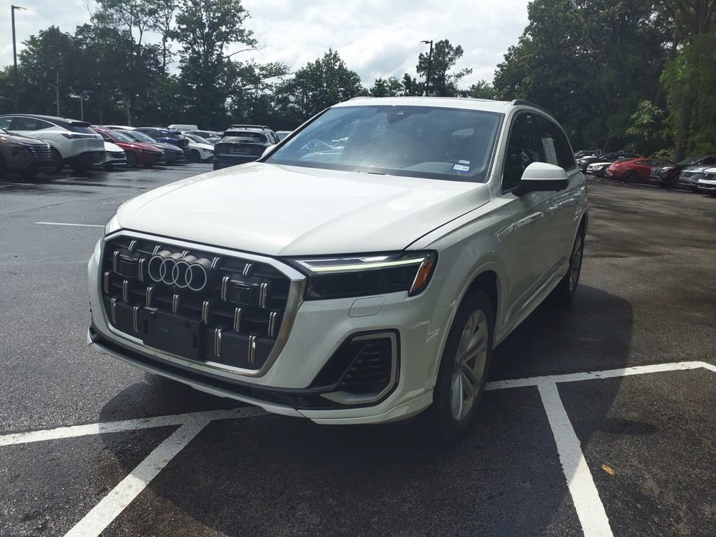 Used 2025 Audi Q7 3.0T Premium Plus AWD/4WD image 3